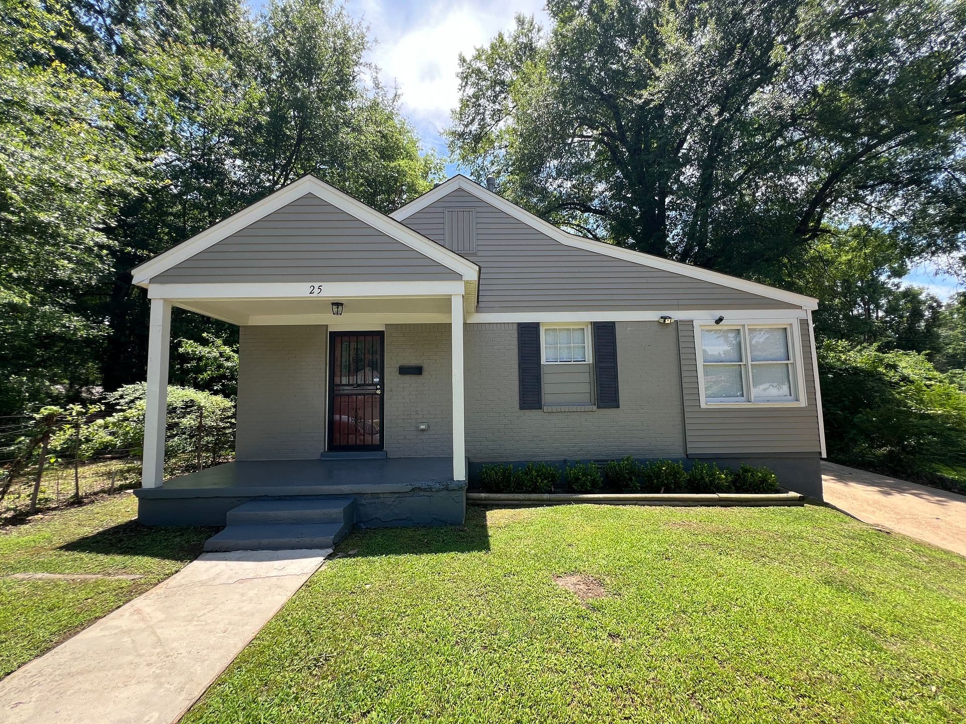 25 E McKellar Ave, Memphis, TN